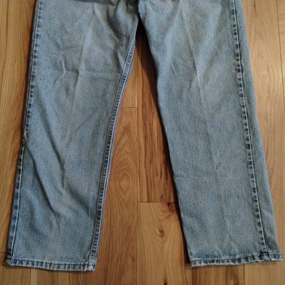 Wrangler Relaxed Fit Light Wash Denim Jeans - Men's Size 36 x 30 - Picture 3 of 14